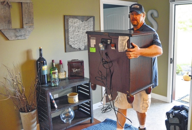 Wilmington veteran Josh Sams receives furniture