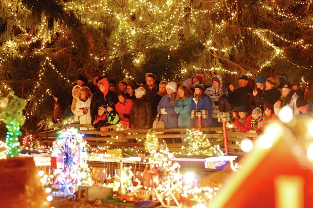 Clifton’s Christmas lights tradition sparked by aha moment