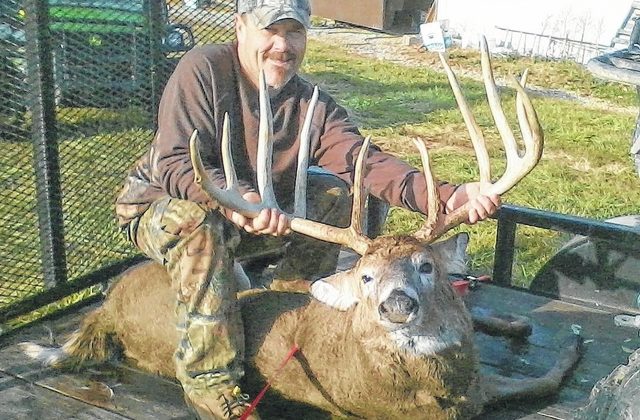 Steve Davis of Wilmington hopes deer is Ohio state record